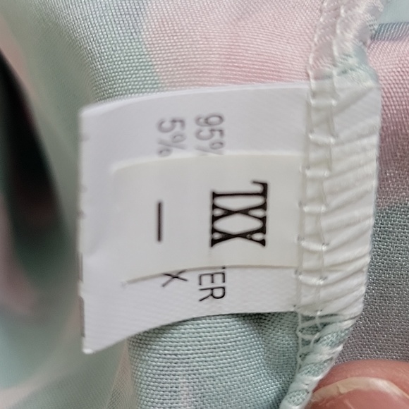 Flower Dress - Picture 8 of 10